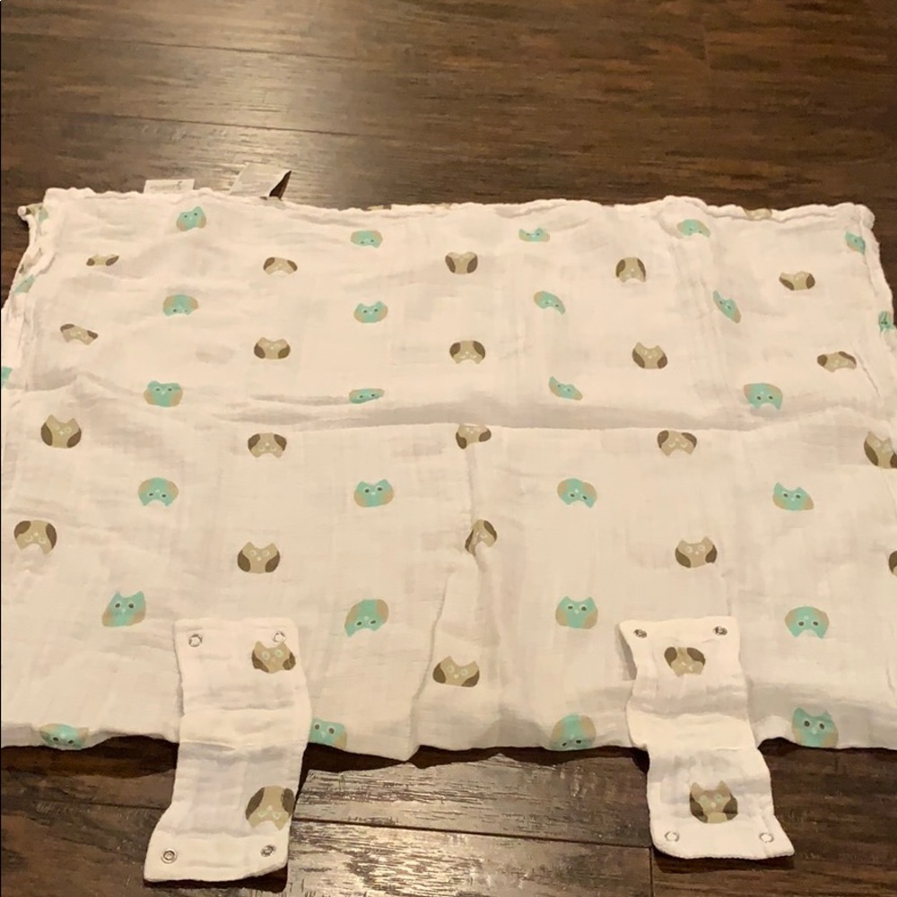 Aden by Aden and Anais Owl car seat cover